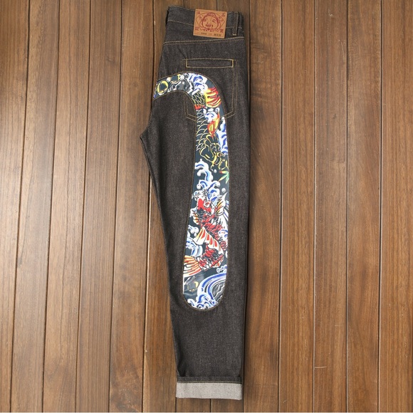 Evisu woMen's Artistic Denim Jeans - Picture 2 of 12
